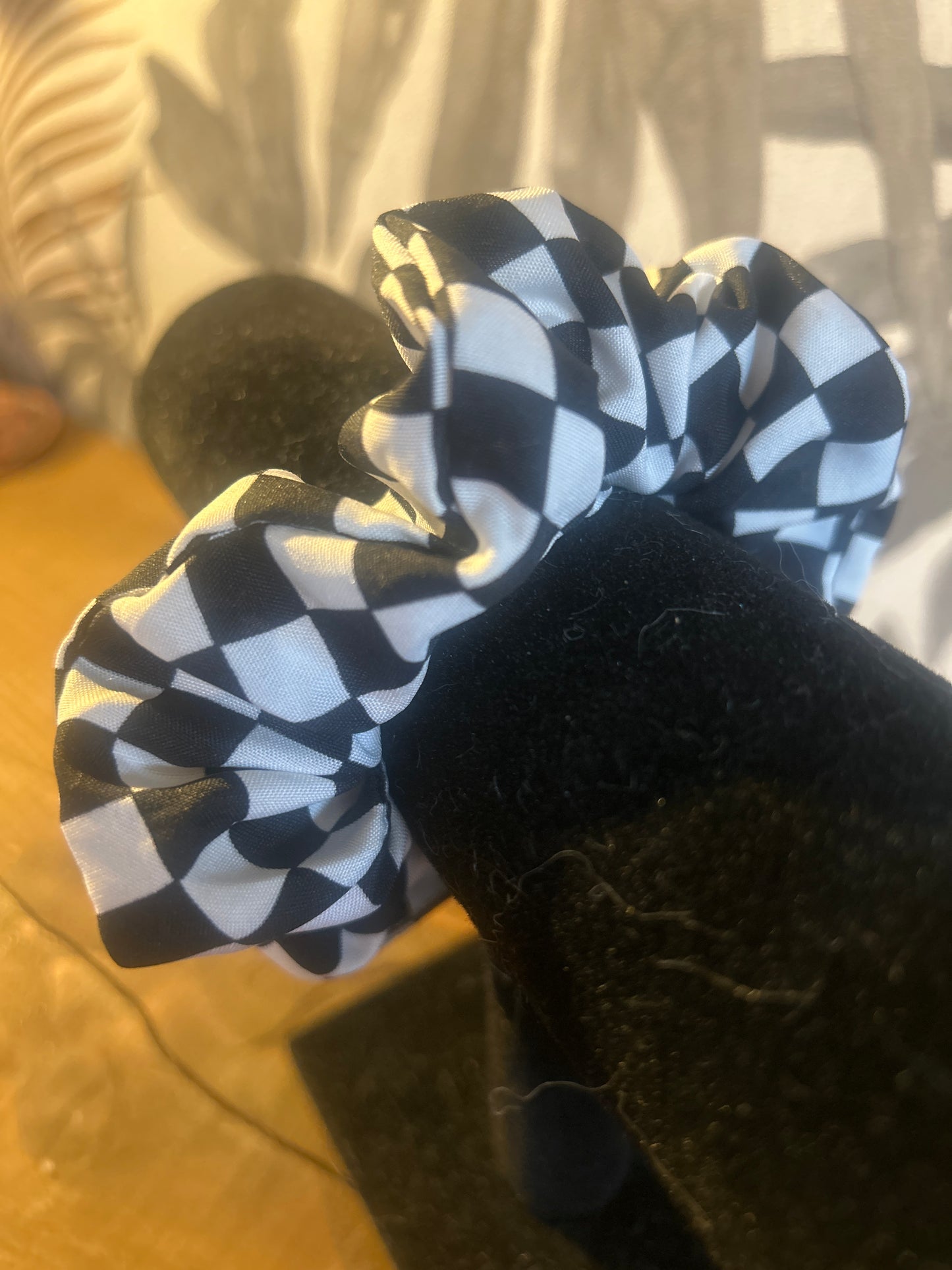 Black & White Medium Chequered Satin Scrunchie