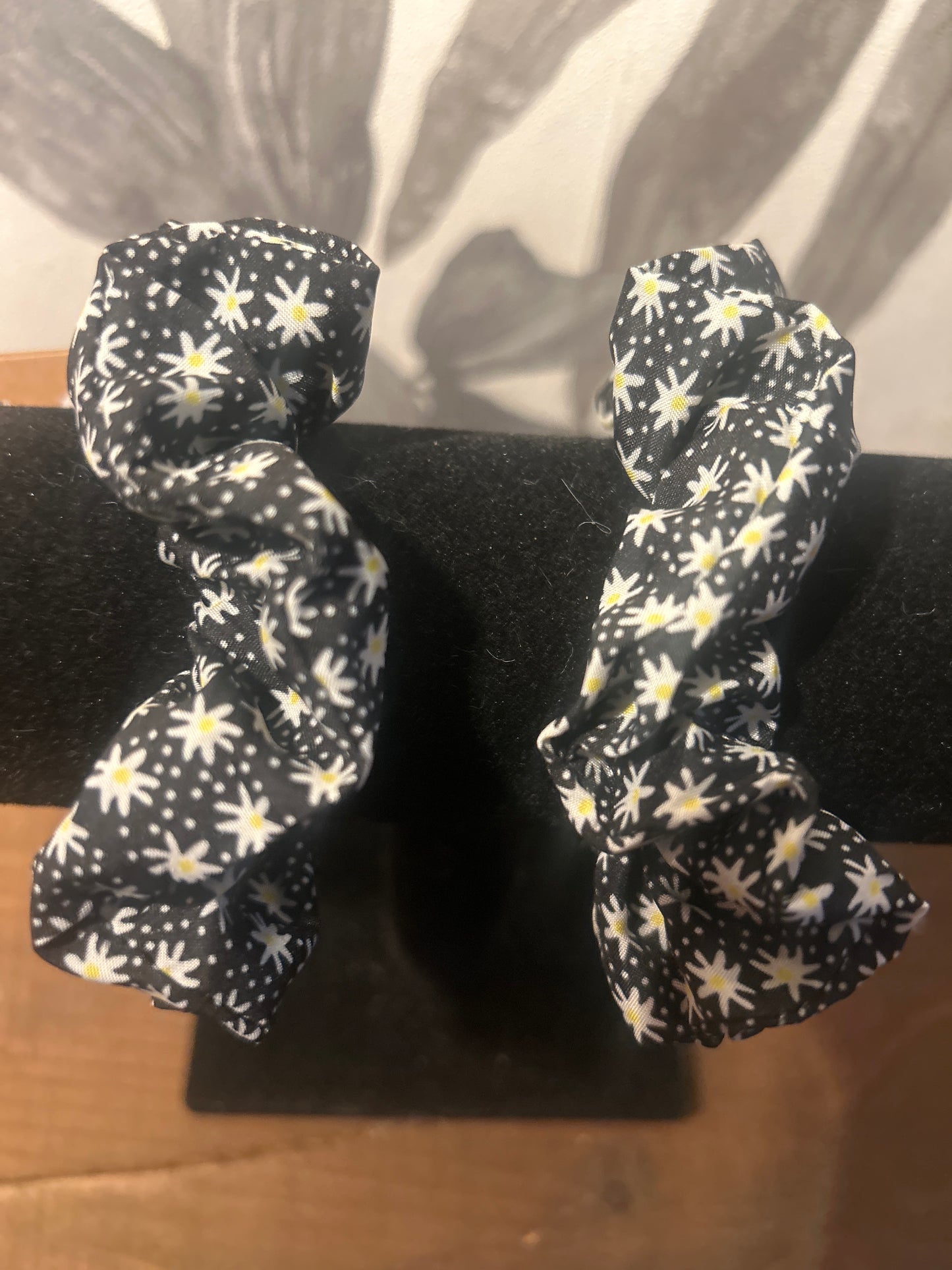Black Daisy Scrunchie