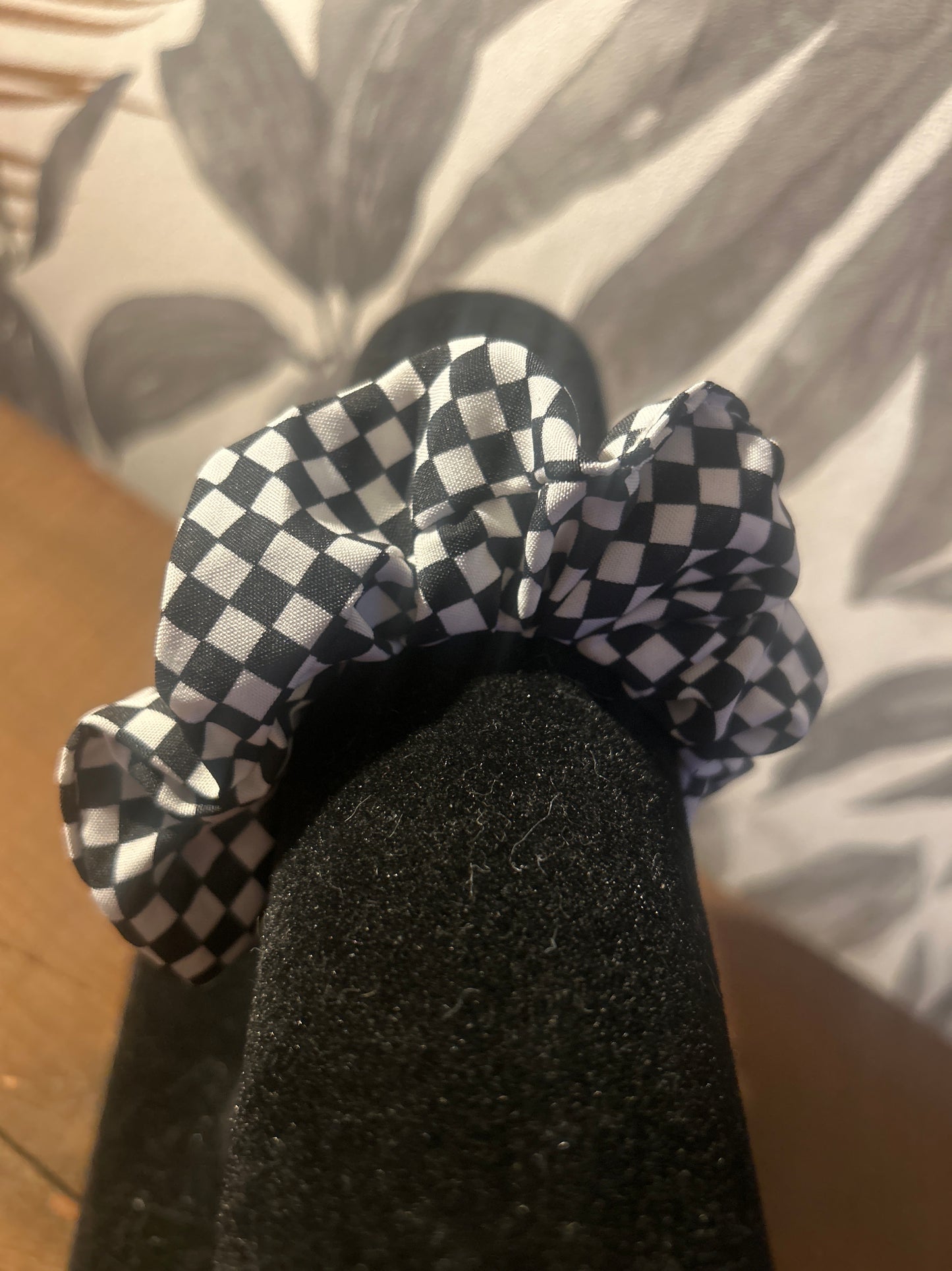Black & White Small Chequered Satin Scrunchie